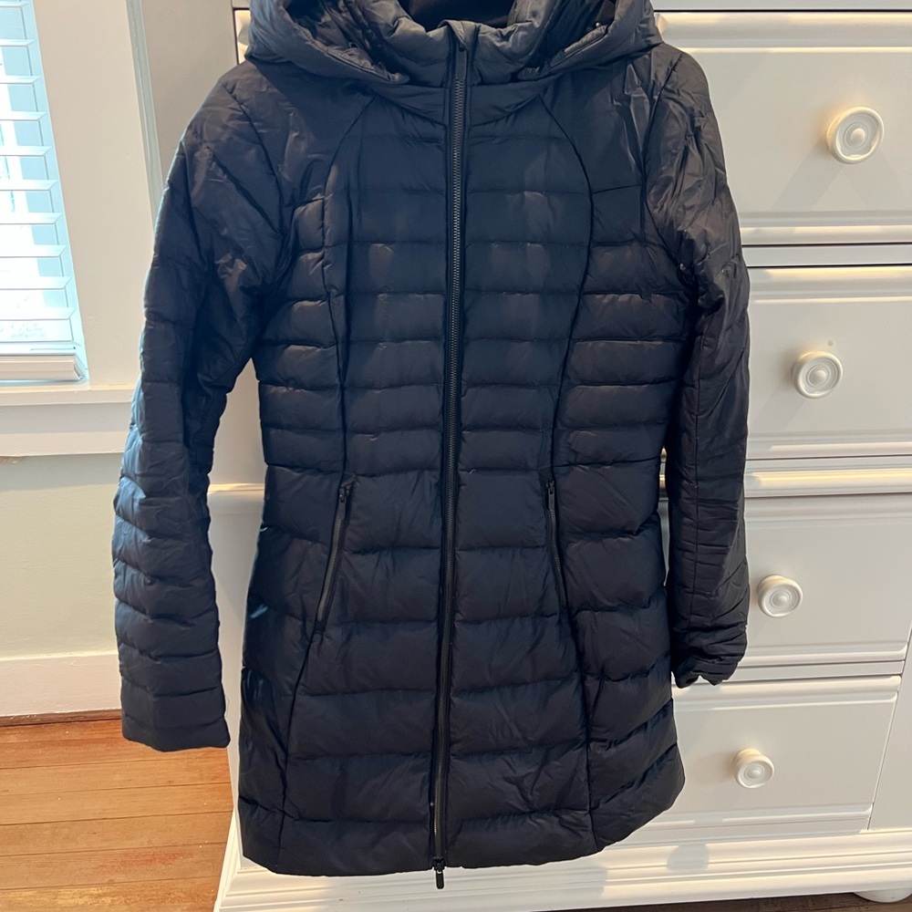Lululemon Navy Blue parka- Quilted Puffer Jacket. Removable hood.